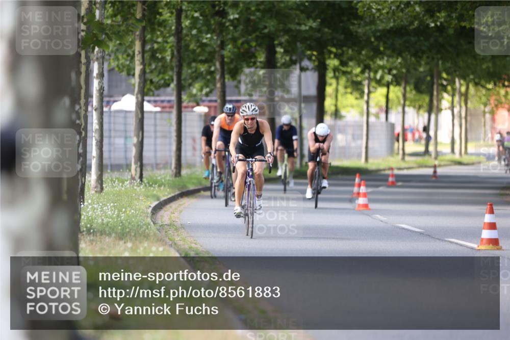 10.08.2025 - GEWOBA Citytriathlon Bremen Yannick Fuchs http://msf.ph/oto/8561883 10.08.2025 14:24:39 Radfahren 3, 165, 180, 247, 298, 332, 432, 488 meine-sportfotos.de
