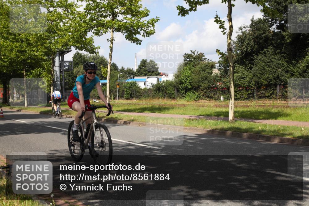 10.08.2025 - GEWOBA Citytriathlon Bremen Yannick Fuchs http://msf.ph/oto/8561884 10.08.2025 12:21:29 Radfahren 618, 761, 785, 913, 923, 949, 975 meine-sportfotos.de