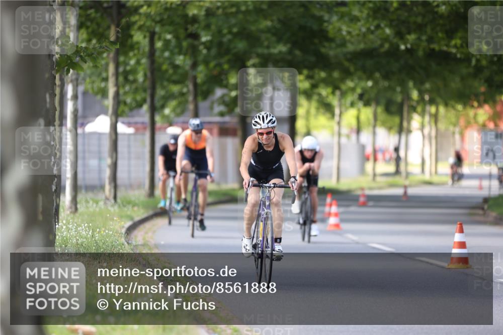 10.08.2025 - GEWOBA Citytriathlon Bremen Yannick Fuchs http://msf.ph/oto/8561888 10.08.2025 14:24:40 Radfahren 3, 165, 180, 247, 298, 332, 432, 488 meine-sportfotos.de