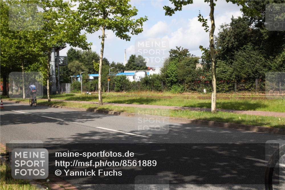 10.08.2025 - GEWOBA Citytriathlon Bremen Yannick Fuchs http://msf.ph/oto/8561889 10.08.2025 12:21:29 Radfahren 618, 761, 785, 913, 923, 949, 975 meine-sportfotos.de