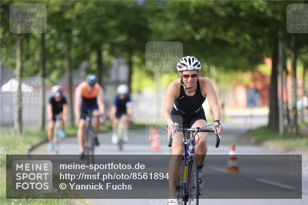 10.08.2025 - GEWOBA Citytriathlon Bremen Yannick Fuchs http://msf.ph/oto/8561894 10.08.2025 14:24:40 Radfahren 3, 165, 180, 247, 298, 332, 432, 488 meine-sportfotos.de