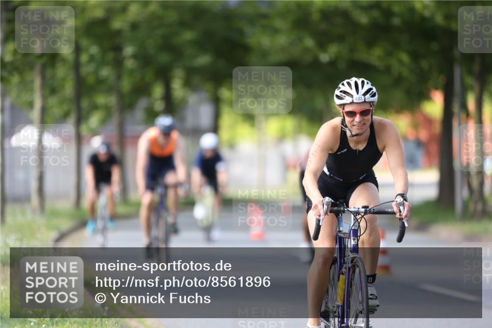 10.08.2025 - GEWOBA Citytriathlon Bremen Yannick Fuchs http://msf.ph/oto/8561896 10.08.2025 14:24:41 Radfahren 3, 165, 180, 247, 298, 332, 432, 488 meine-sportfotos.de