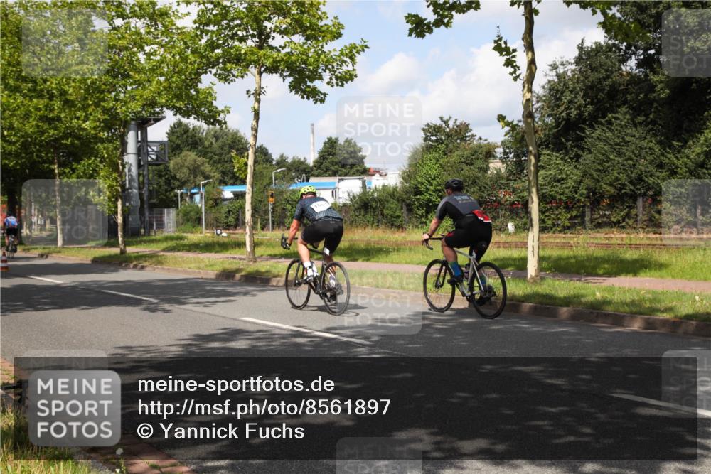 10.08.2025 - GEWOBA Citytriathlon Bremen Yannick Fuchs http://msf.ph/oto/8561897 10.08.2025 12:21:31 Radfahren 618, 761, 913, 923, 949, 975 meine-sportfotos.de