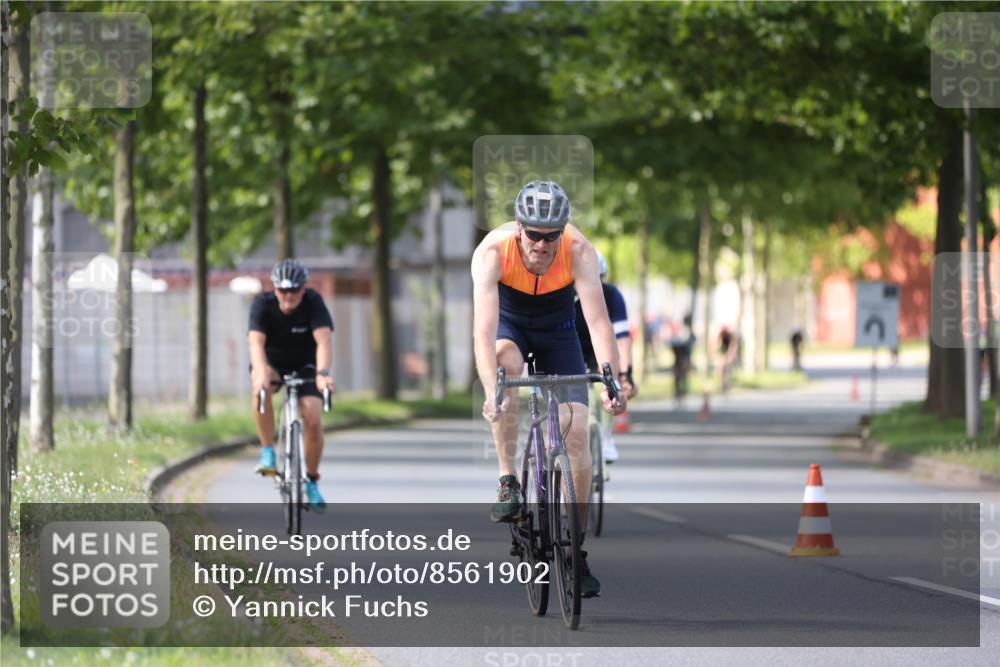 10.08.2025 - GEWOBA Citytriathlon Bremen Yannick Fuchs http://msf.ph/oto/8561902 10.08.2025 14:24:42 Radfahren 3, 165, 180, 247, 298, 332, 432, 488 meine-sportfotos.de