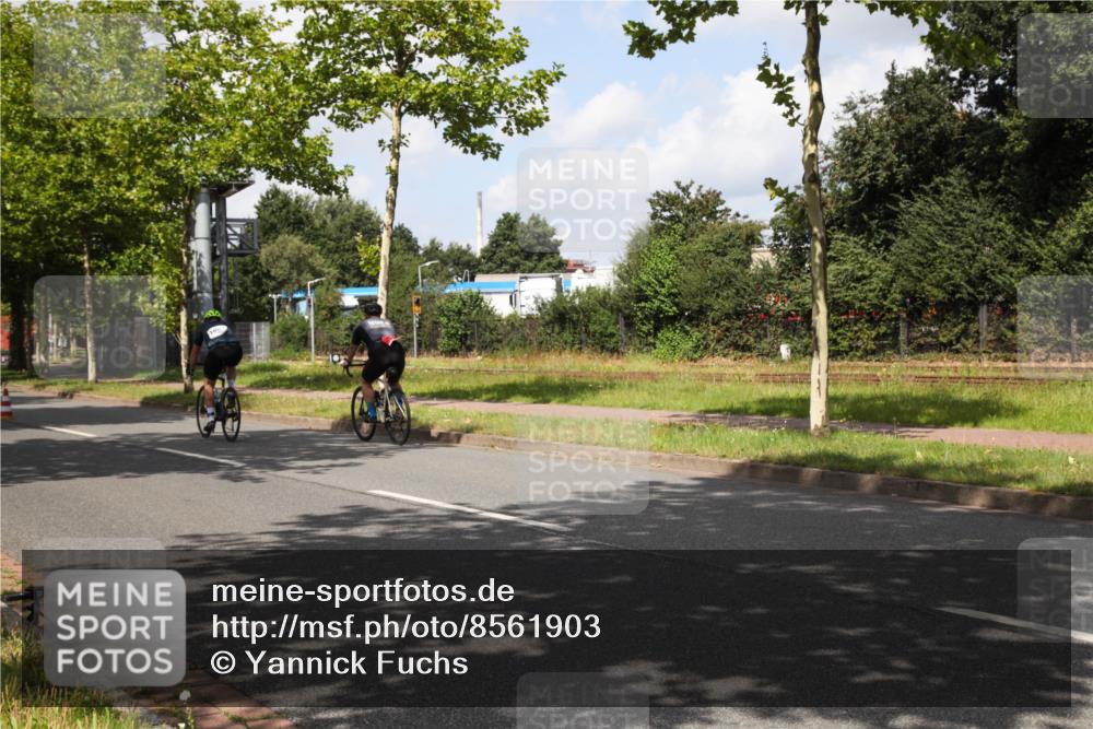 10.08.2025 - GEWOBA Citytriathlon Bremen Yannick Fuchs http://msf.ph/oto/8561903 10.08.2025 12:21:32 Radfahren 618, 761, 913, 923, 949, 975 meine-sportfotos.de