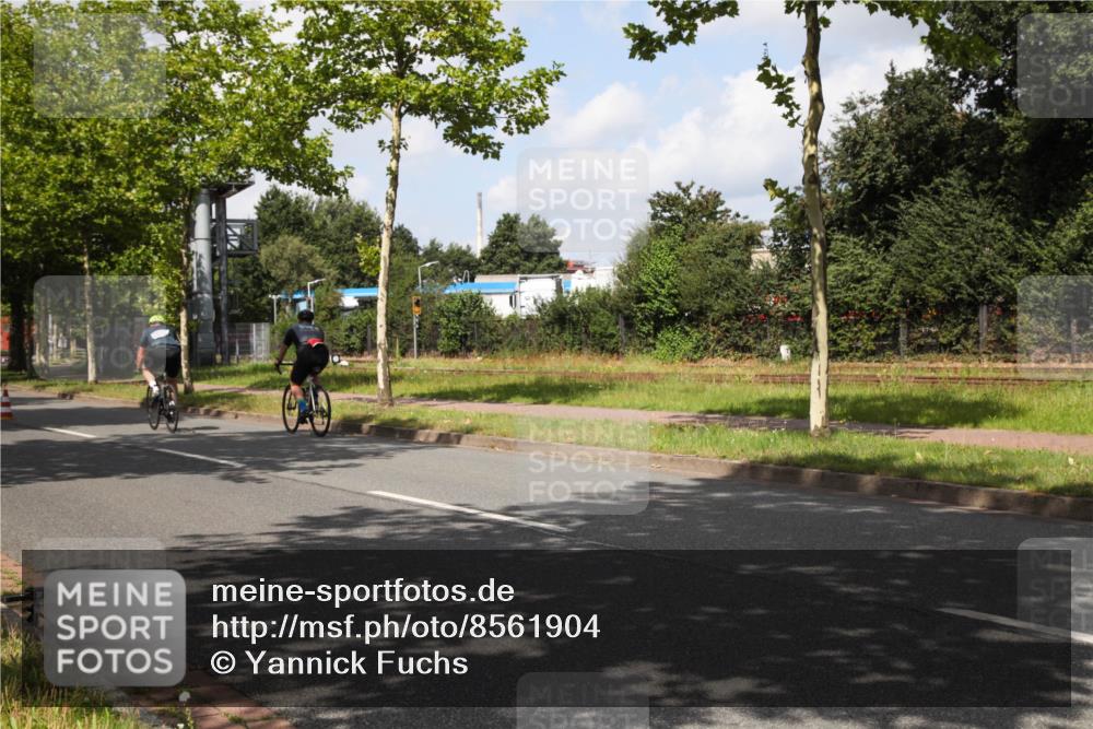 10.08.2025 - GEWOBA Citytriathlon Bremen Yannick Fuchs http://msf.ph/oto/8561904 10.08.2025 12:21:32 Radfahren 618, 761, 913, 923, 949, 975 meine-sportfotos.de