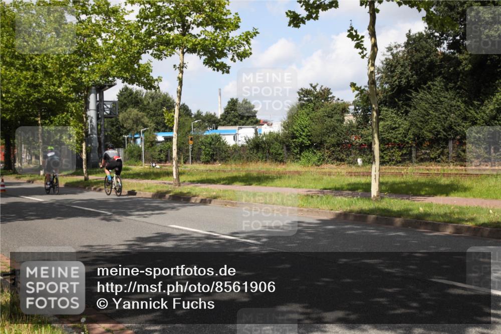 10.08.2025 - GEWOBA Citytriathlon Bremen Yannick Fuchs http://msf.ph/oto/8561906 10.08.2025 12:21:32 Radfahren 618, 761, 913, 923, 949, 975 meine-sportfotos.de