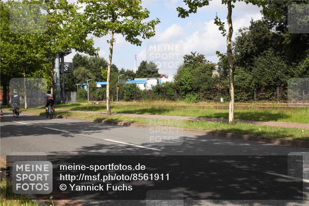 10.08.2025 - GEWOBA Citytriathlon Bremen Yannick Fuchs http://msf.ph/oto/8561911 10.08.2025 12:21:33 Radfahren 618, 761, 913, 923, 949, 975 meine-sportfotos.de