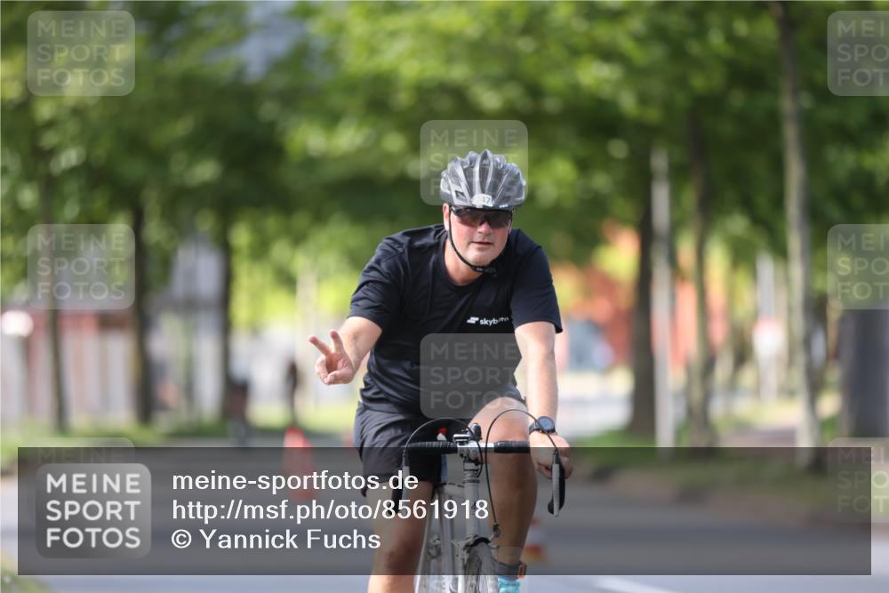 10.08.2025 - GEWOBA Citytriathlon Bremen Yannick Fuchs http://msf.ph/oto/8561918 10.08.2025 14:24:44 Radfahren 3, 165, 180, 247, 298, 332, 346, 432, 488 meine-sportfotos.de
