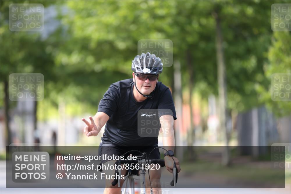 10.08.2025 - GEWOBA Citytriathlon Bremen Yannick Fuchs http://msf.ph/oto/8561920 10.08.2025 14:24:44 Radfahren 3, 165, 180, 247, 298, 332, 346, 432, 488 meine-sportfotos.de