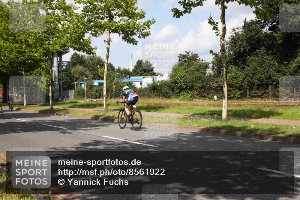 10.08.2025 - GEWOBA Citytriathlon Bremen Yannick Fuchs http://msf.ph/oto/8561922 10.08.2025 12:21:35 Radfahren 618, 761, 913, 923, 949 meine-sportfotos.de