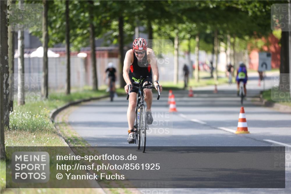 10.08.2025 - GEWOBA Citytriathlon Bremen Yannick Fuchs http://msf.ph/oto/8561925 10.08.2025 14:24:53 Radfahren 22, 165, 166, 180, 202, 235, 269, 298, 332, 346, 432 meine-sportfotos.de