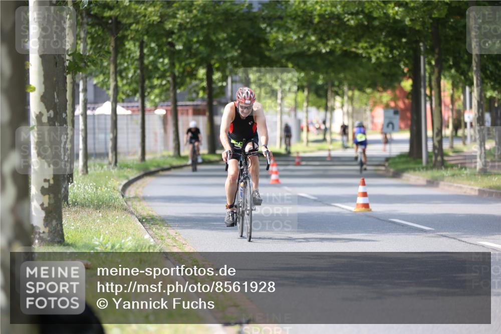 10.08.2025 - GEWOBA Citytriathlon Bremen Yannick Fuchs http://msf.ph/oto/8561928 10.08.2025 14:24:53 Radfahren 22, 165, 166, 180, 202, 235, 269, 298, 332, 346, 432 meine-sportfotos.de