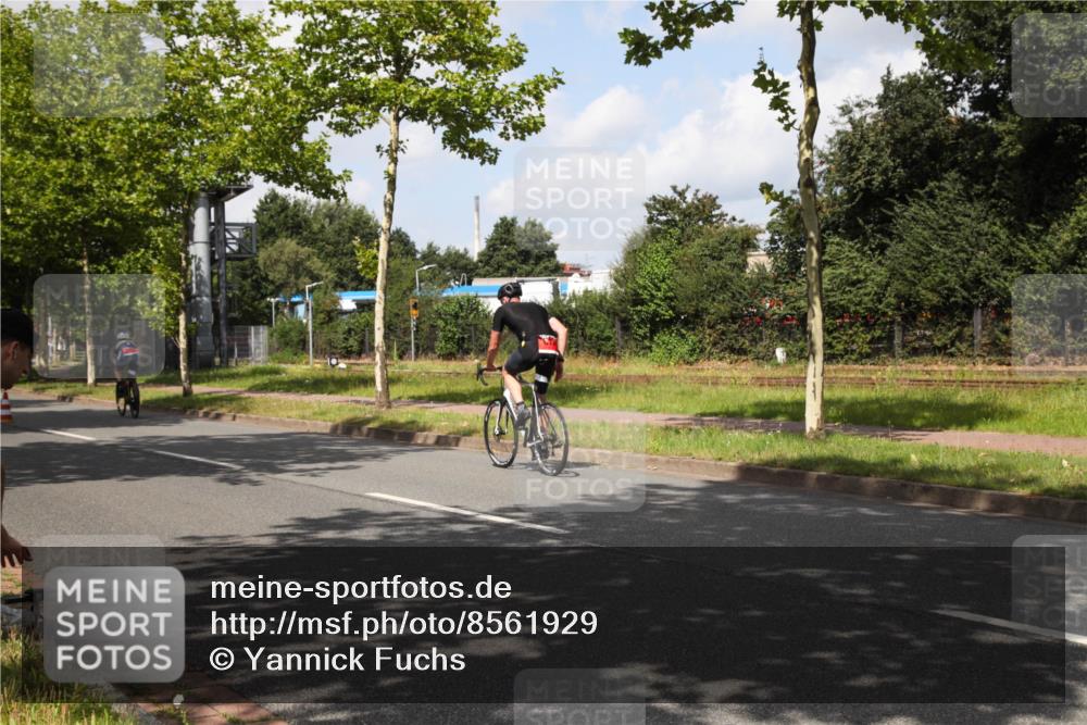 10.08.2025 - GEWOBA Citytriathlon Bremen Yannick Fuchs http://msf.ph/oto/8561929 10.08.2025 12:21:36 Radfahren 618, 761, 923, 949 meine-sportfotos.de