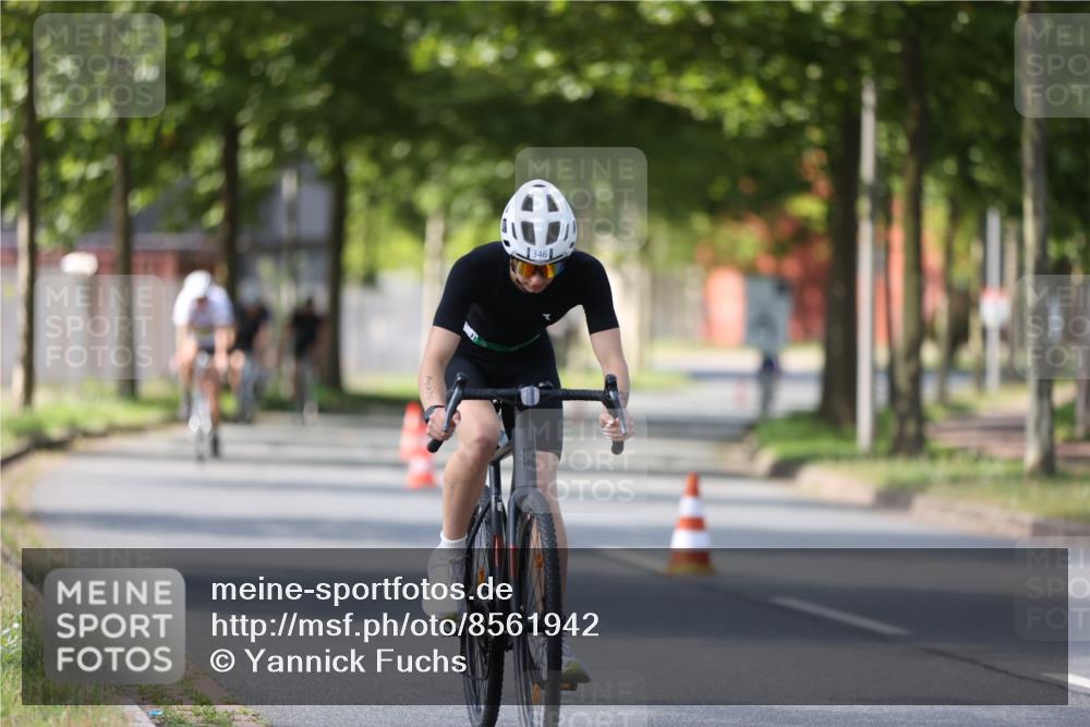 10.08.2025 - GEWOBA Citytriathlon Bremen Yannick Fuchs http://msf.ph/oto/8561942 10.08.2025 14:24:58 Radfahren 22, 166, 202, 235, 269, 332, 346, 432 meine-sportfotos.de