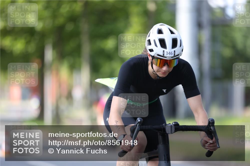 10.08.2025 - GEWOBA Citytriathlon Bremen Yannick Fuchs http://msf.ph/oto/8561948 10.08.2025 14:24:59 Radfahren 22, 166, 202, 235, 269, 332, 346, 432 meine-sportfotos.de