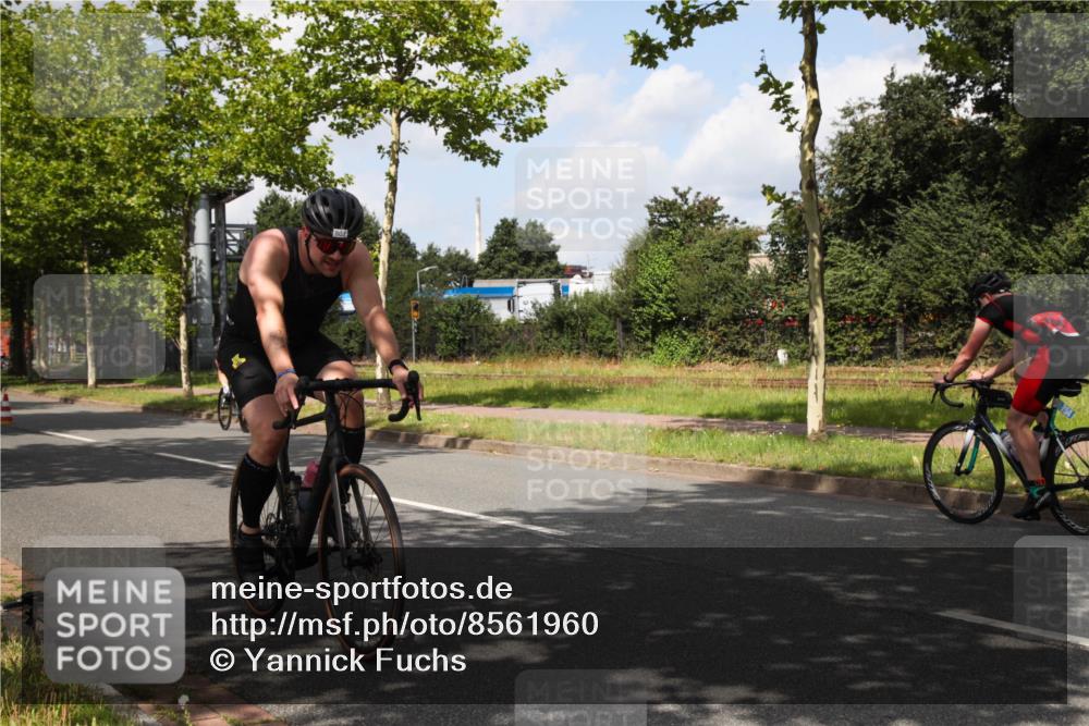 10.08.2025 - GEWOBA Citytriathlon Bremen Yannick Fuchs http://msf.ph/oto/8561960 10.08.2025 12:22:32 Radfahren 580, 602, 634, 663, 665, 803, 848, 870, 910, 926, 1023 meine-sportfotos.de
