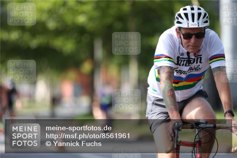 10.08.2025 - GEWOBA Citytriathlon Bremen Yannick Fuchs http://msf.ph/oto/8561961 10.08.2025 14:25:04 Radfahren 22, 166, 202, 235, 269, 346, 462 meine-sportfotos.de