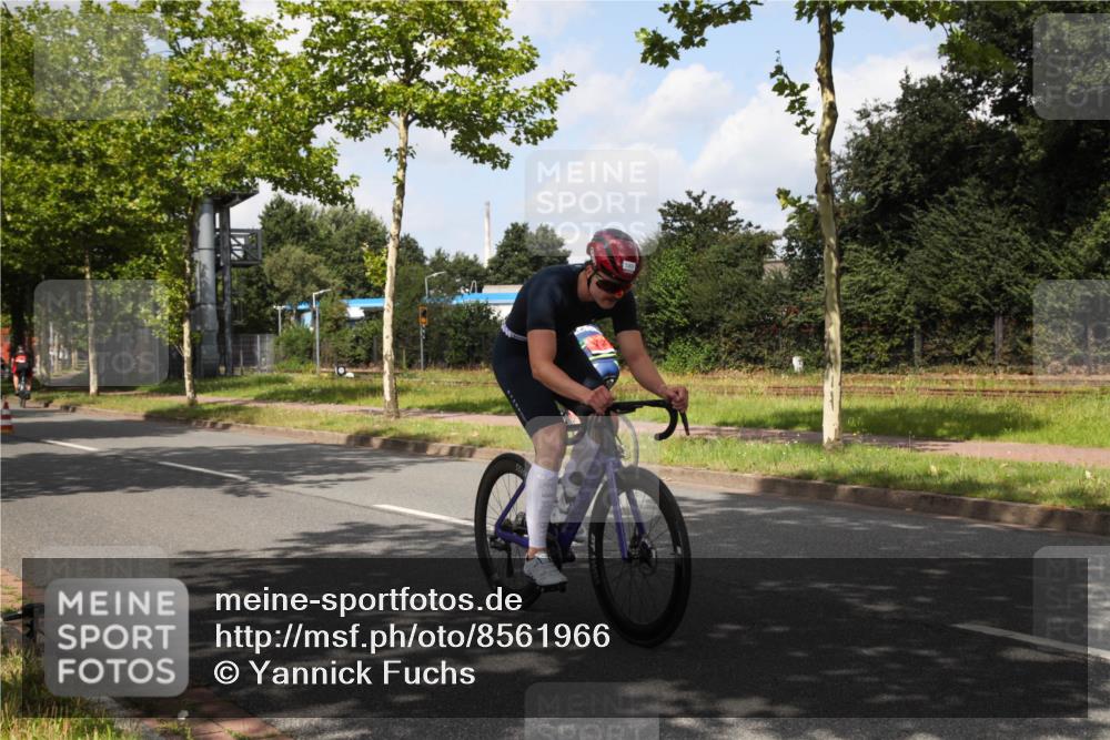 10.08.2025 - GEWOBA Citytriathlon Bremen Yannick Fuchs http://msf.ph/oto/8561966 10.08.2025 12:22:37 Radfahren 580, 602, 634, 663, 665, 803, 848, 870, 910, 926, 1023 meine-sportfotos.de