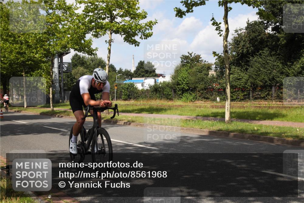 10.08.2025 - GEWOBA Citytriathlon Bremen Yannick Fuchs http://msf.ph/oto/8561968 10.08.2025 12:22:41 Radfahren 580, 602, 634, 658, 663, 665, 690, 714, 803, 870, 910, 926 meine-sportfotos.de
