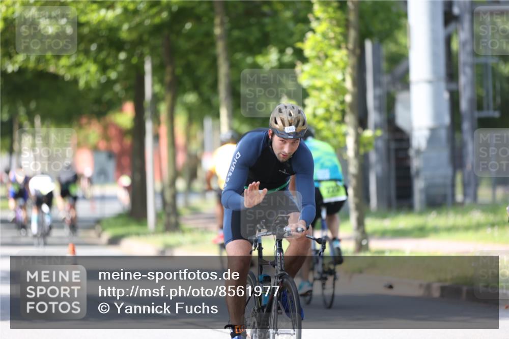 10.08.2025 - GEWOBA Citytriathlon Bremen Yannick Fuchs http://msf.ph/oto/8561977 10.08.2025 14:25:07 Radfahren 22, 49, 85, 166, 202, 235, 267, 269, 270, 346, 462 meine-sportfotos.de