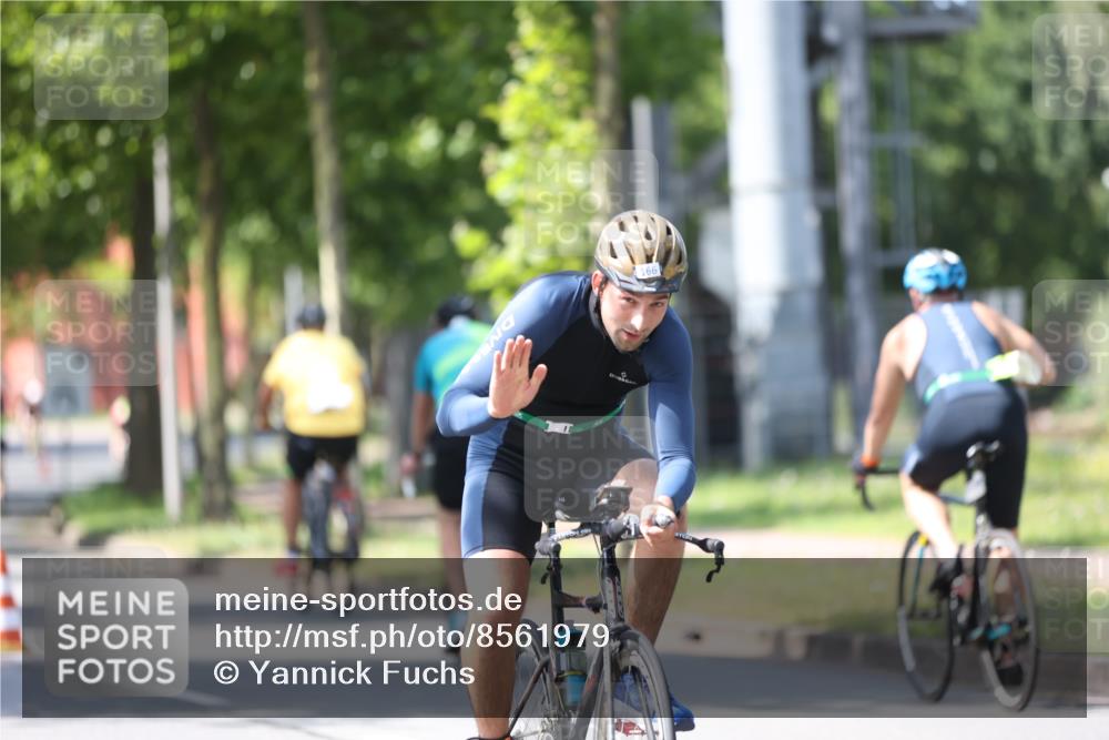 10.08.2025 - GEWOBA Citytriathlon Bremen Yannick Fuchs http://msf.ph/oto/8561979 10.08.2025 14:25:07 Radfahren 22, 49, 85, 166, 202, 235, 267, 269, 270, 346, 462 meine-sportfotos.de