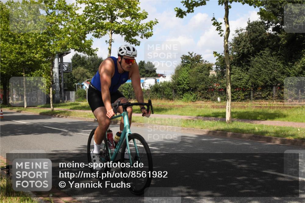 10.08.2025 - GEWOBA Citytriathlon Bremen Yannick Fuchs http://msf.ph/oto/8561982 10.08.2025 12:23:11 Radfahren 589, 603, 606, 638, 740, 921, 934, 953 meine-sportfotos.de