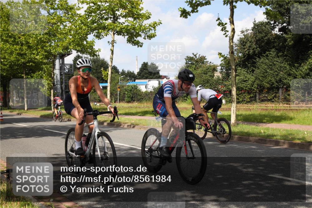 10.08.2025 - GEWOBA Citytriathlon Bremen Yannick Fuchs http://msf.ph/oto/8561984 10.08.2025 12:23:13 Radfahren 589, 603, 606, 638, 740, 921, 934, 953 meine-sportfotos.de
