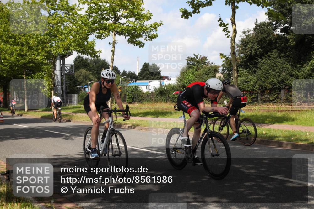 10.08.2025 - GEWOBA Citytriathlon Bremen Yannick Fuchs http://msf.ph/oto/8561986 10.08.2025 12:23:15 Radfahren 589, 603, 606, 638, 740, 754, 921, 934, 953 meine-sportfotos.de