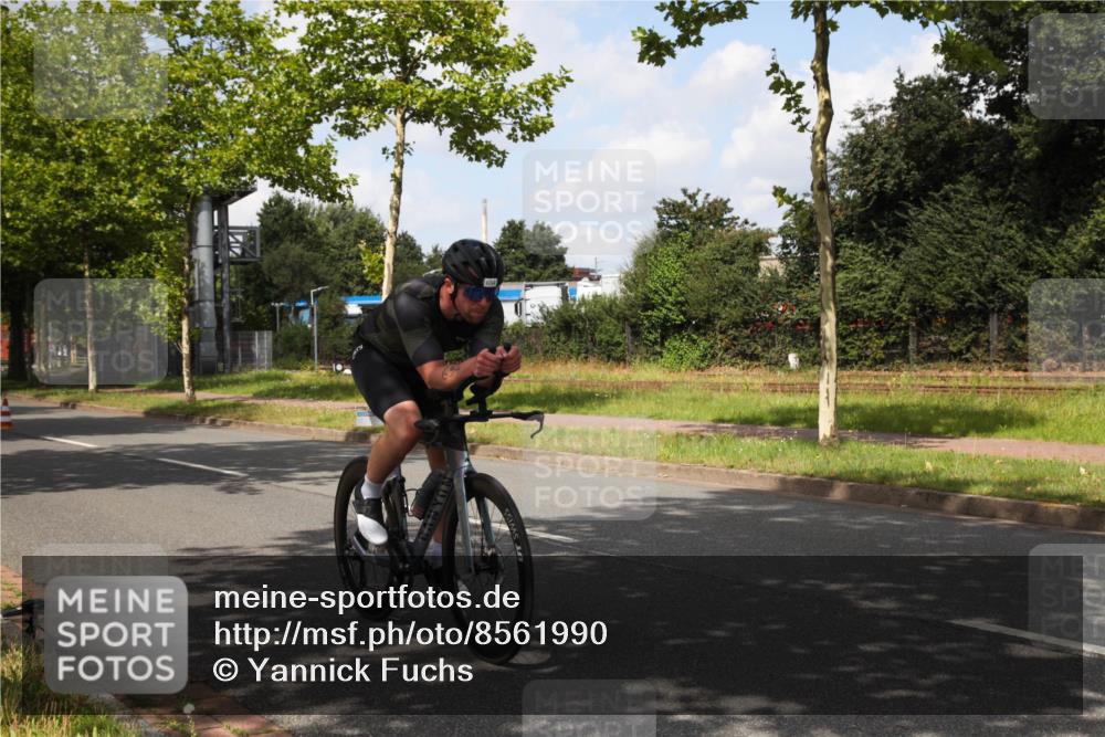10.08.2025 - GEWOBA Citytriathlon Bremen Yannick Fuchs http://msf.ph/oto/8561990 10.08.2025 12:23:20 Radfahren 589, 606, 638, 696, 740, 754, 802, 921, 934, 953 meine-sportfotos.de