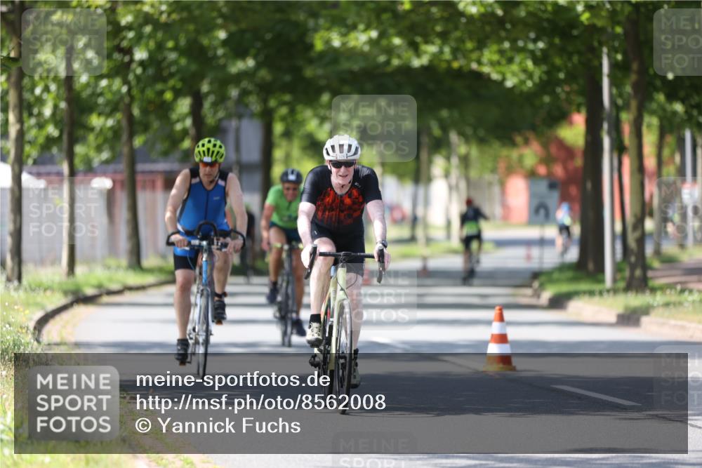 10.08.2025 - GEWOBA Citytriathlon Bremen Yannick Fuchs http://msf.ph/oto/8562008 10.08.2025 14:25:19 Radfahren 49, 85, 208, 267, 270, 323, 326, 336, 462, 479 meine-sportfotos.de