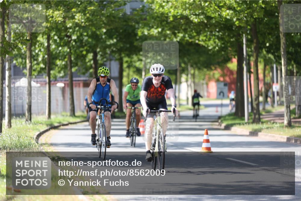 10.08.2025 - GEWOBA Citytriathlon Bremen Yannick Fuchs http://msf.ph/oto/8562009 10.08.2025 14:25:19 Radfahren 49, 85, 208, 267, 270, 323, 326, 336, 462, 479 meine-sportfotos.de