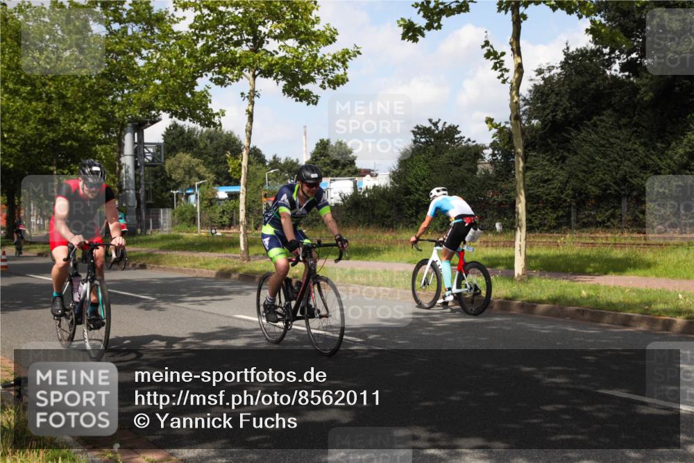 10.08.2025 - GEWOBA Citytriathlon Bremen Yannick Fuchs http://msf.ph/oto/8562011 10.08.2025 12:23:27 Radfahren 589, 606, 638, 696, 740, 754, 802, 921, 934, 945, 953, 983 meine-sportfotos.de
