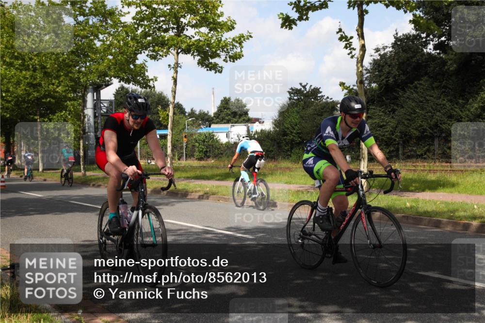10.08.2025 - GEWOBA Citytriathlon Bremen Yannick Fuchs http://msf.ph/oto/8562013 10.08.2025 12:23:27 Radfahren 589, 606, 638, 696, 740, 754, 802, 921, 934, 945, 953, 983 meine-sportfotos.de