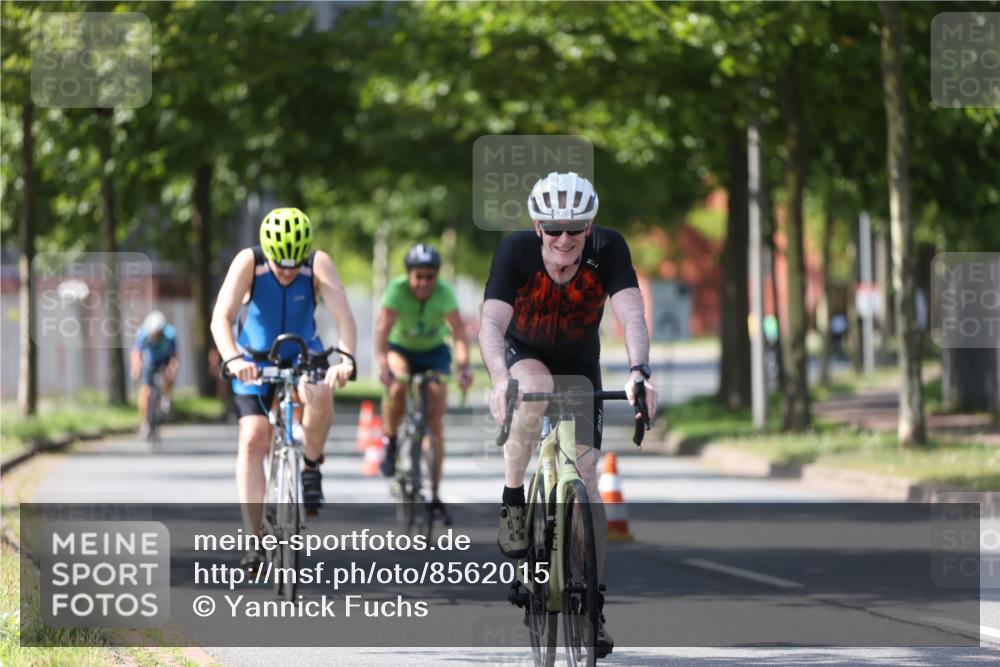 10.08.2025 - GEWOBA Citytriathlon Bremen Yannick Fuchs http://msf.ph/oto/8562015 10.08.2025 14:25:20 Radfahren 49, 85, 208, 267, 270, 323, 326, 336, 462, 479 meine-sportfotos.de