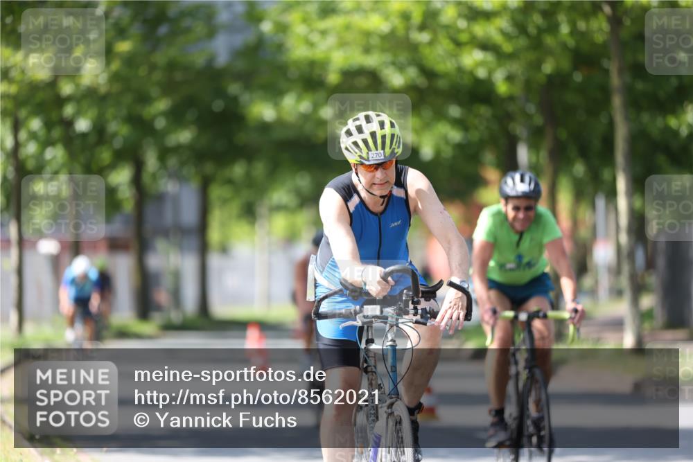 10.08.2025 - GEWOBA Citytriathlon Bremen Yannick Fuchs http://msf.ph/oto/8562021 10.08.2025 14:25:21 Radfahren 49, 85, 208, 267, 270, 323, 326, 336, 462, 479 meine-sportfotos.de