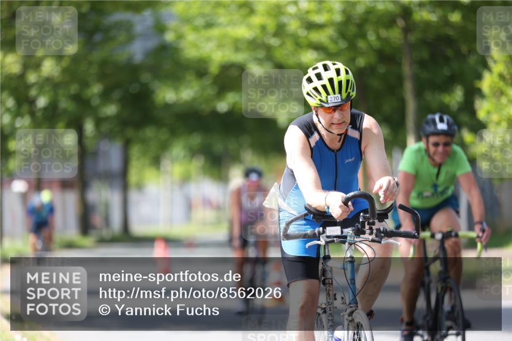 10.08.2025 - GEWOBA Citytriathlon Bremen Yannick Fuchs http://msf.ph/oto/8562026 10.08.2025 14:25:21 Radfahren 49, 85, 208, 267, 270, 323, 326, 336, 462, 479 meine-sportfotos.de
