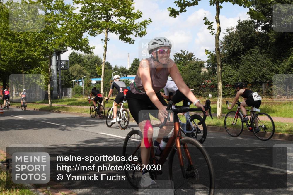 10.08.2025 - GEWOBA Citytriathlon Bremen Yannick Fuchs http://msf.ph/oto/8562030 10.08.2025 12:23:35 Radfahren 696, 746, 754, 797, 802, 831, 945, 953, 983 meine-sportfotos.de