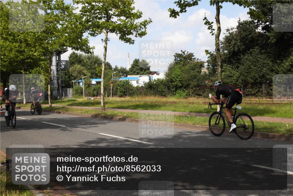 10.08.2025 - GEWOBA Citytriathlon Bremen Yannick Fuchs http://msf.ph/oto/8562033 10.08.2025 12:23:38 Radfahren 696, 746, 754, 797, 802, 831, 945, 983 meine-sportfotos.de