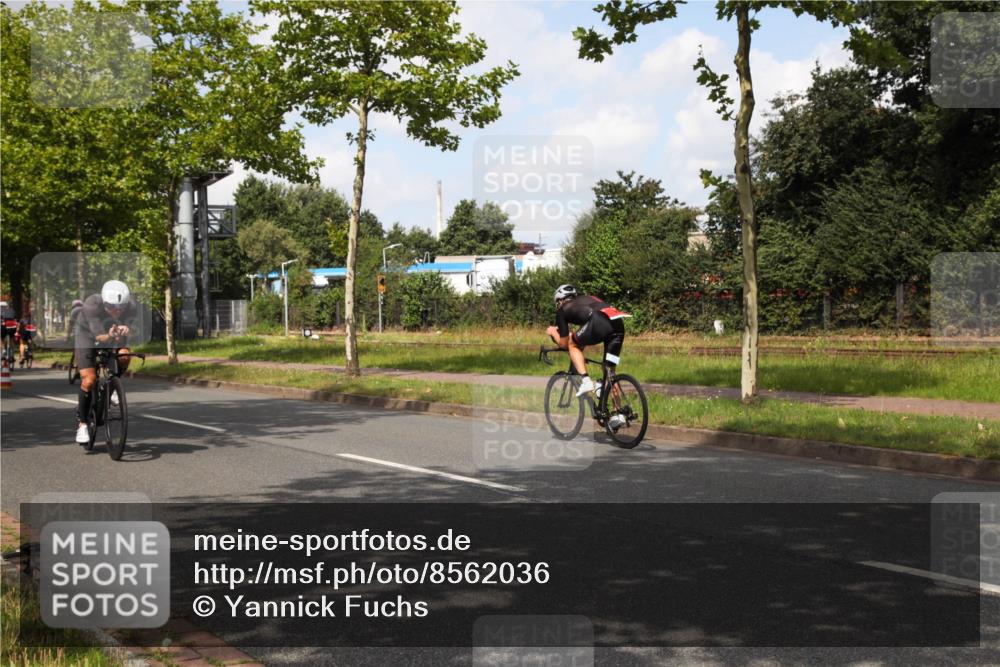 10.08.2025 - GEWOBA Citytriathlon Bremen Yannick Fuchs http://msf.ph/oto/8562036 10.08.2025 12:23:38 Radfahren 696, 746, 754, 797, 802, 831, 945, 983 meine-sportfotos.de