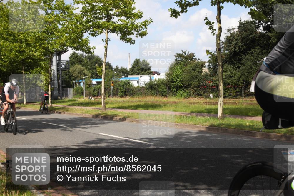 10.08.2025 - GEWOBA Citytriathlon Bremen Yannick Fuchs http://msf.ph/oto/8562045 10.08.2025 12:23:40 Radfahren 696, 746, 797, 802, 831, 945, 983 meine-sportfotos.de
