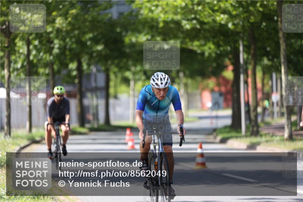 10.08.2025 - GEWOBA Citytriathlon Bremen Yannick Fuchs http://msf.ph/oto/8562049 10.08.2025 14:25:24 Radfahren 49, 85, 208, 267, 270, 323, 326, 336, 462, 479 meine-sportfotos.de