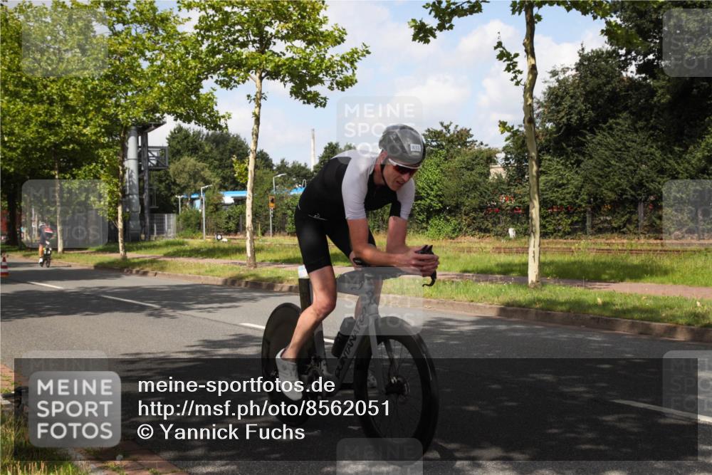 10.08.2025 - GEWOBA Citytriathlon Bremen Yannick Fuchs http://msf.ph/oto/8562051 10.08.2025 12:23:40 Radfahren 696, 746, 797, 802, 831, 945, 983 meine-sportfotos.de