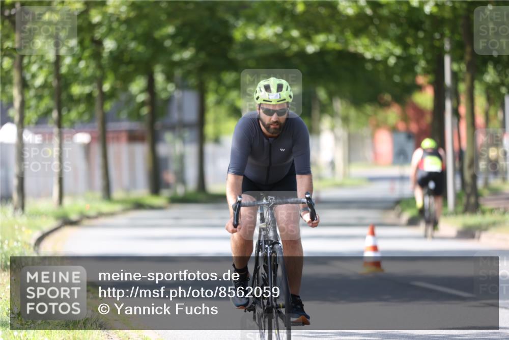 10.08.2025 - GEWOBA Citytriathlon Bremen Yannick Fuchs http://msf.ph/oto/8562059 10.08.2025 14:25:26 Radfahren 49, 85, 208, 267, 270, 323, 326, 336, 462, 479 meine-sportfotos.de