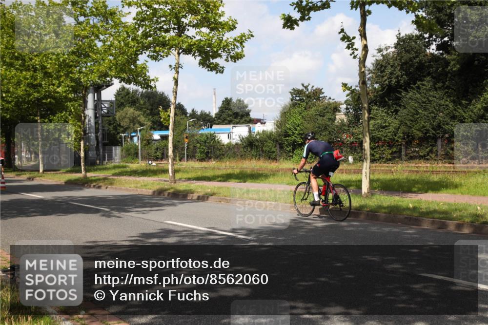 10.08.2025 - GEWOBA Citytriathlon Bremen Yannick Fuchs http://msf.ph/oto/8562060 10.08.2025 12:23:42 Radfahren 721, 746, 797, 831, 945, 983 meine-sportfotos.de