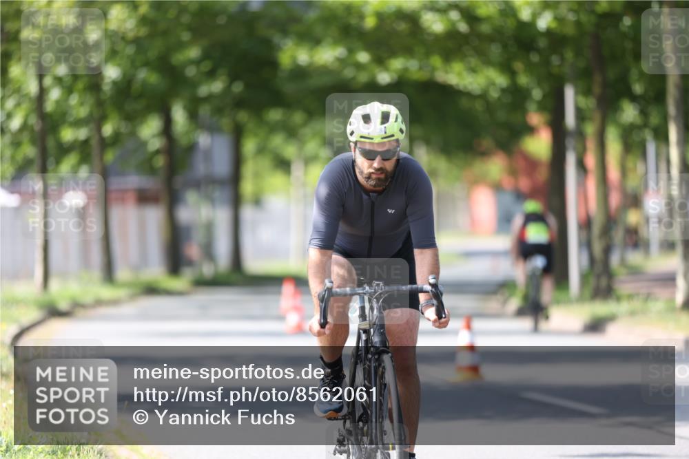 10.08.2025 - GEWOBA Citytriathlon Bremen Yannick Fuchs http://msf.ph/oto/8562061 10.08.2025 14:25:26 Radfahren 49, 85, 208, 267, 270, 323, 326, 336, 462, 479 meine-sportfotos.de