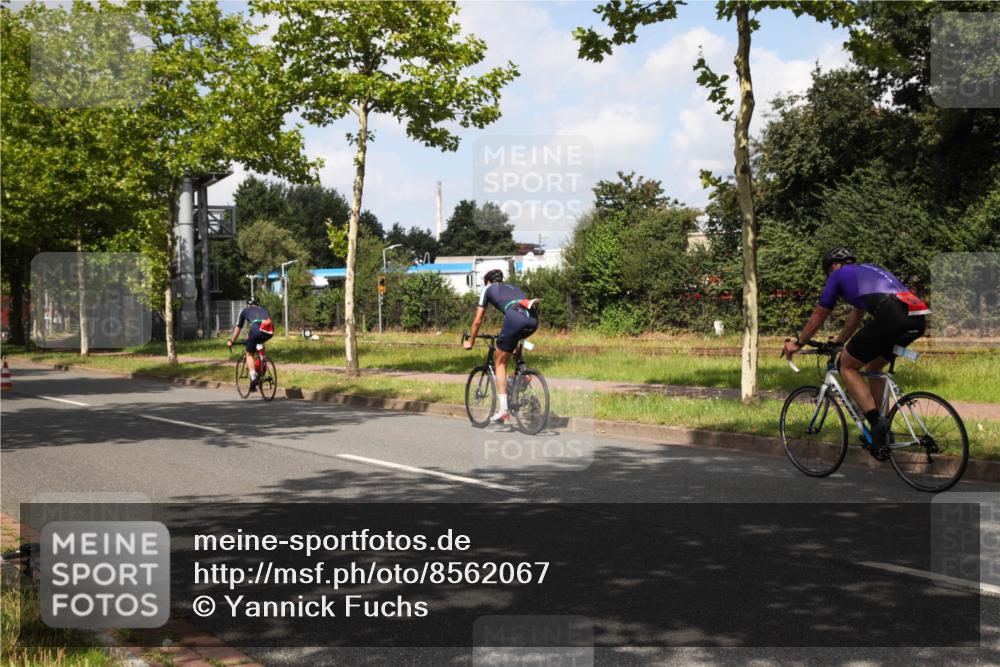10.08.2025 - GEWOBA Citytriathlon Bremen Yannick Fuchs http://msf.ph/oto/8562067 10.08.2025 12:23:43 Radfahren 721, 746, 797, 831, 945, 983 meine-sportfotos.de