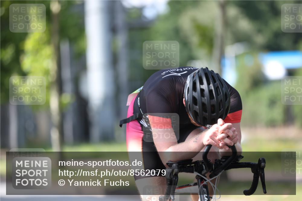 10.08.2025 - GEWOBA Citytriathlon Bremen Yannick Fuchs http://msf.ph/oto/8562079 10.08.2025 14:25:47 Radfahren 167, 446, 499 meine-sportfotos.de