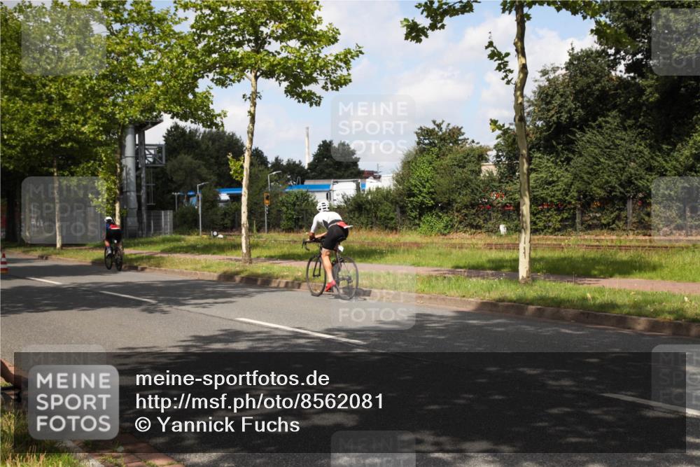 10.08.2025 - GEWOBA Citytriathlon Bremen Yannick Fuchs http://msf.ph/oto/8562081 10.08.2025 12:23:59 Radfahren 559, 614, 706, 721, 746, 815, 879, 1028 meine-sportfotos.de