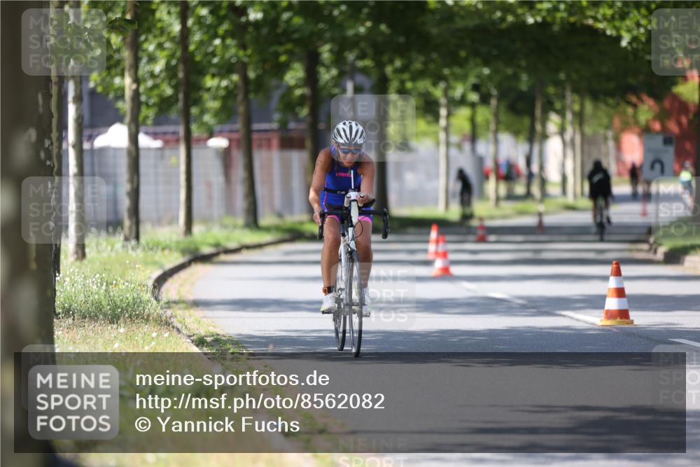 10.08.2025 - GEWOBA Citytriathlon Bremen Yannick Fuchs http://msf.ph/oto/8562082 10.08.2025 14:25:49 Radfahren 167, 181, 446, 499 meine-sportfotos.de